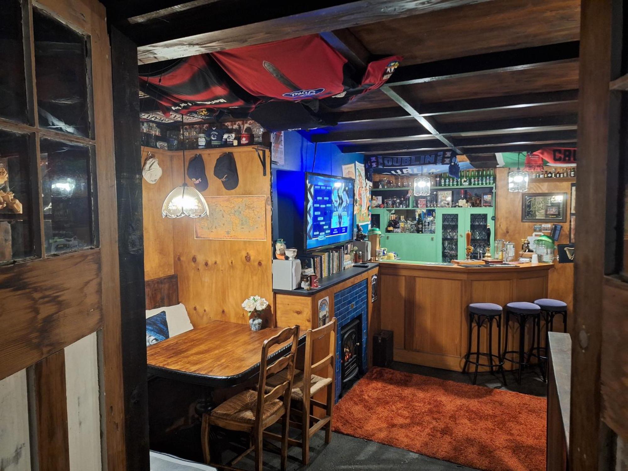 Enchanted Escape ピクトン エクステリア 写真